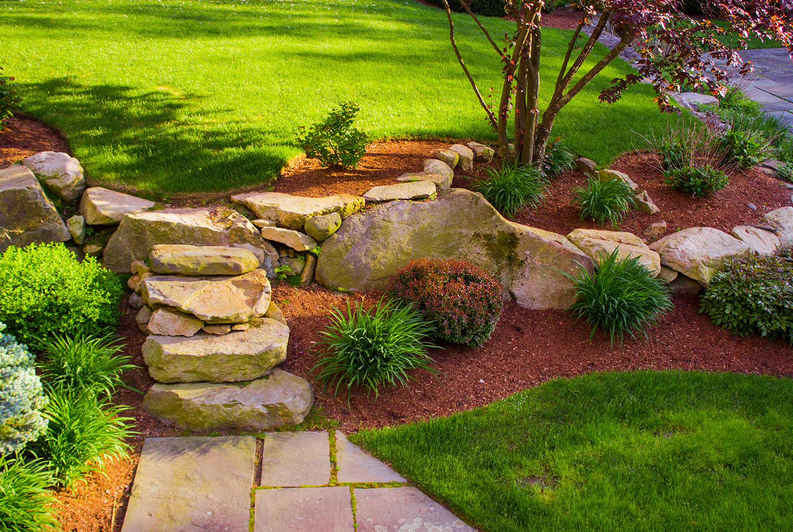 Wie Gartenbau Ihnen hilft, Ihren Garten nachhaltig zu gestalten